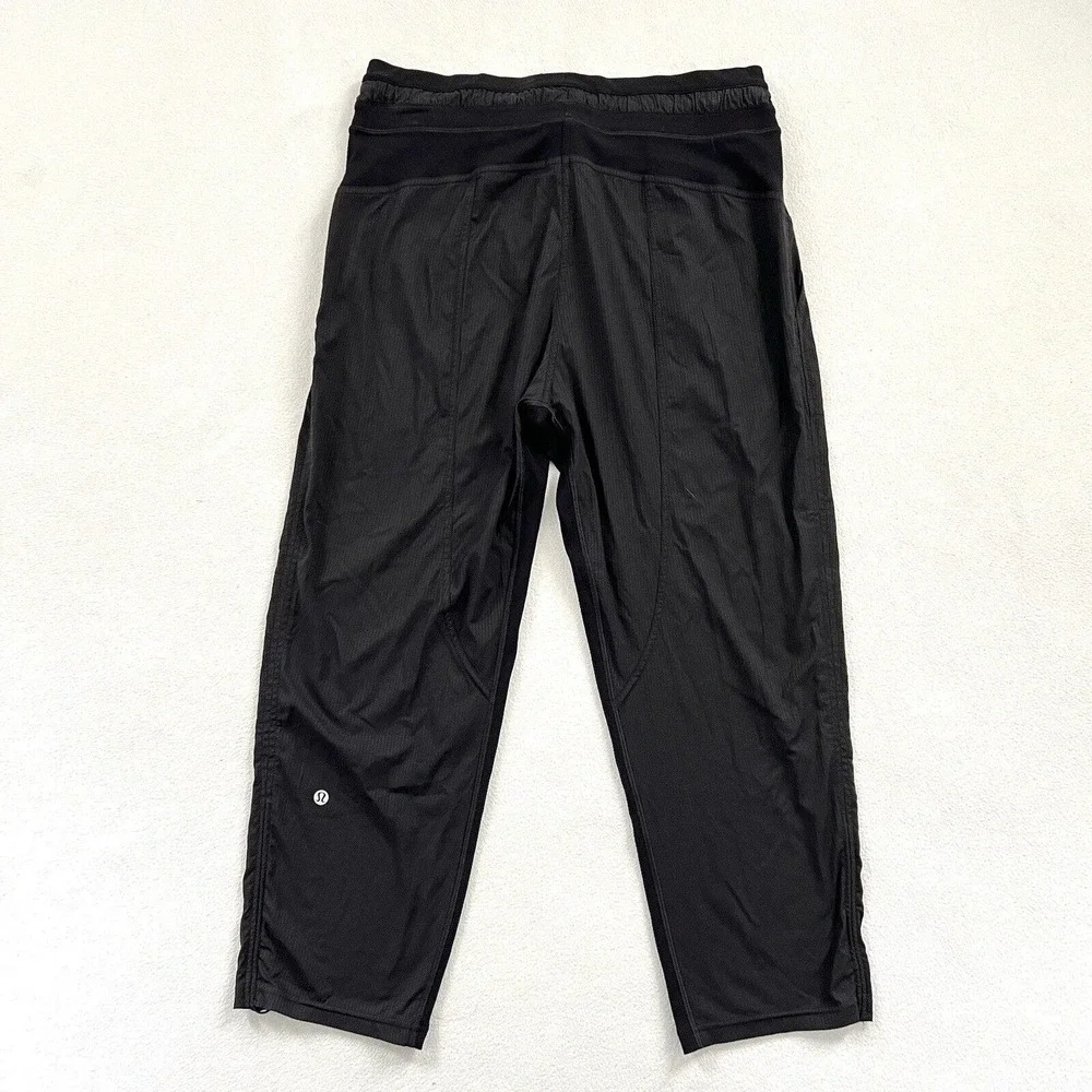 Lululemon Women Solid Black Dance Studio Mid-Rise Crop 25